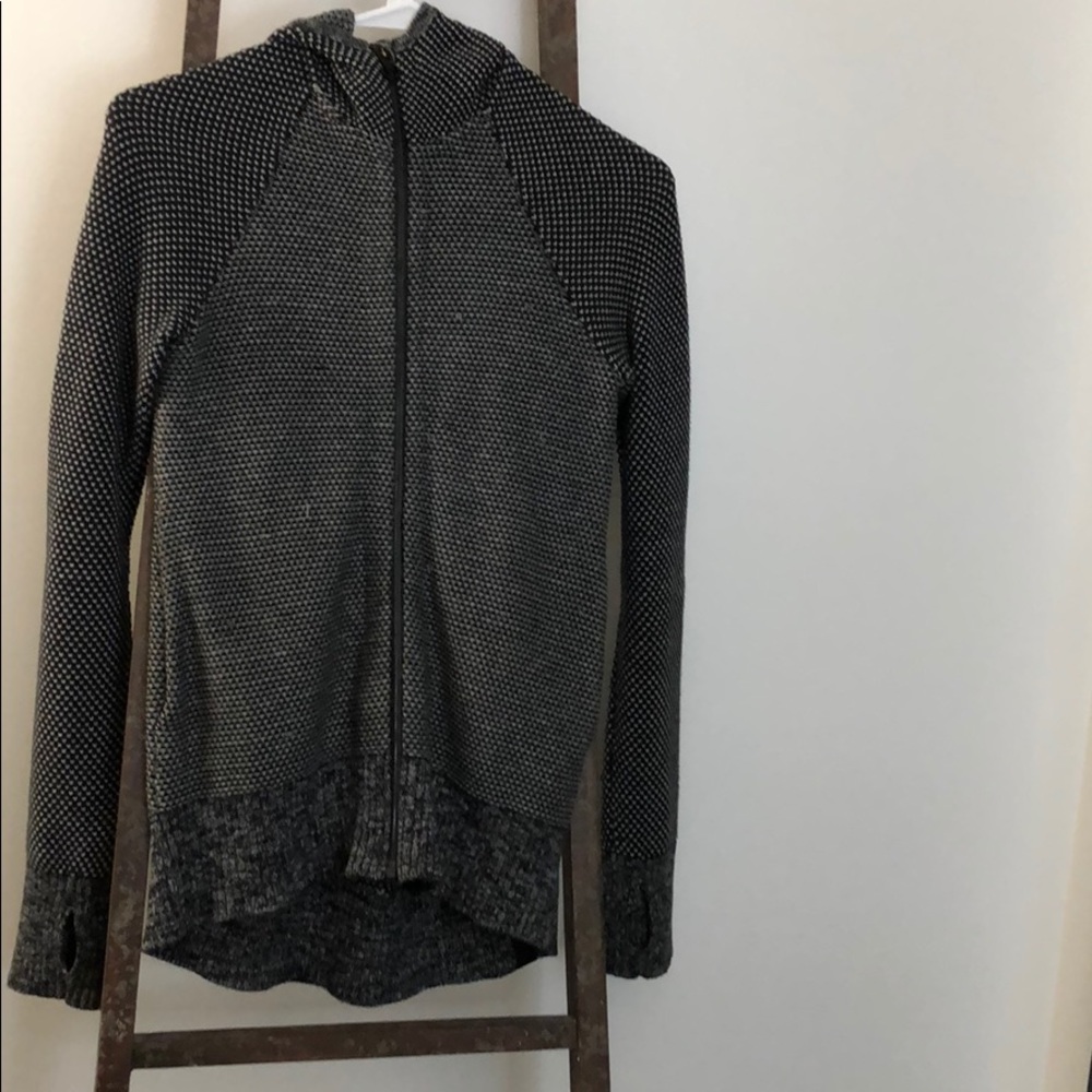 ivivva zip up Jacket. super warm,made very well.